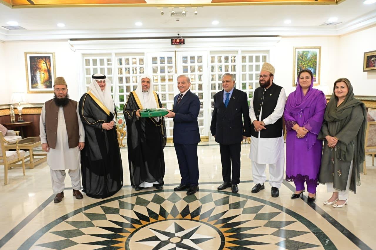 PM lauds Muslim World League’s role in promoting Muslim unity, interfaith harmony