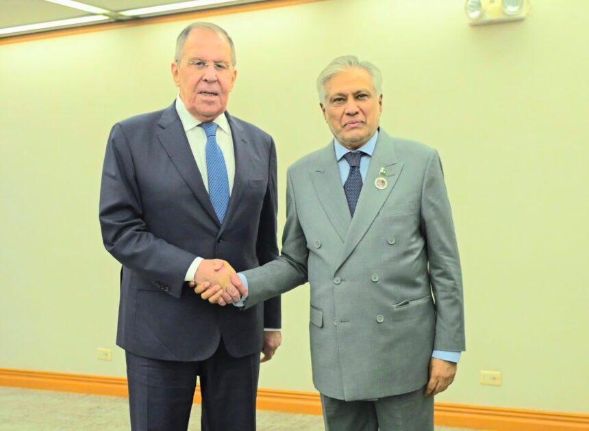 Pakistan, Russia Vow to Expand Cooperation in Trade, Energy and Connectivity