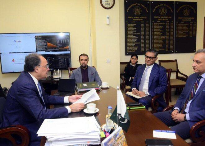 Finance Minister, New UK Envoy Discuss Expanding Pakistan-UK Economic Partnership